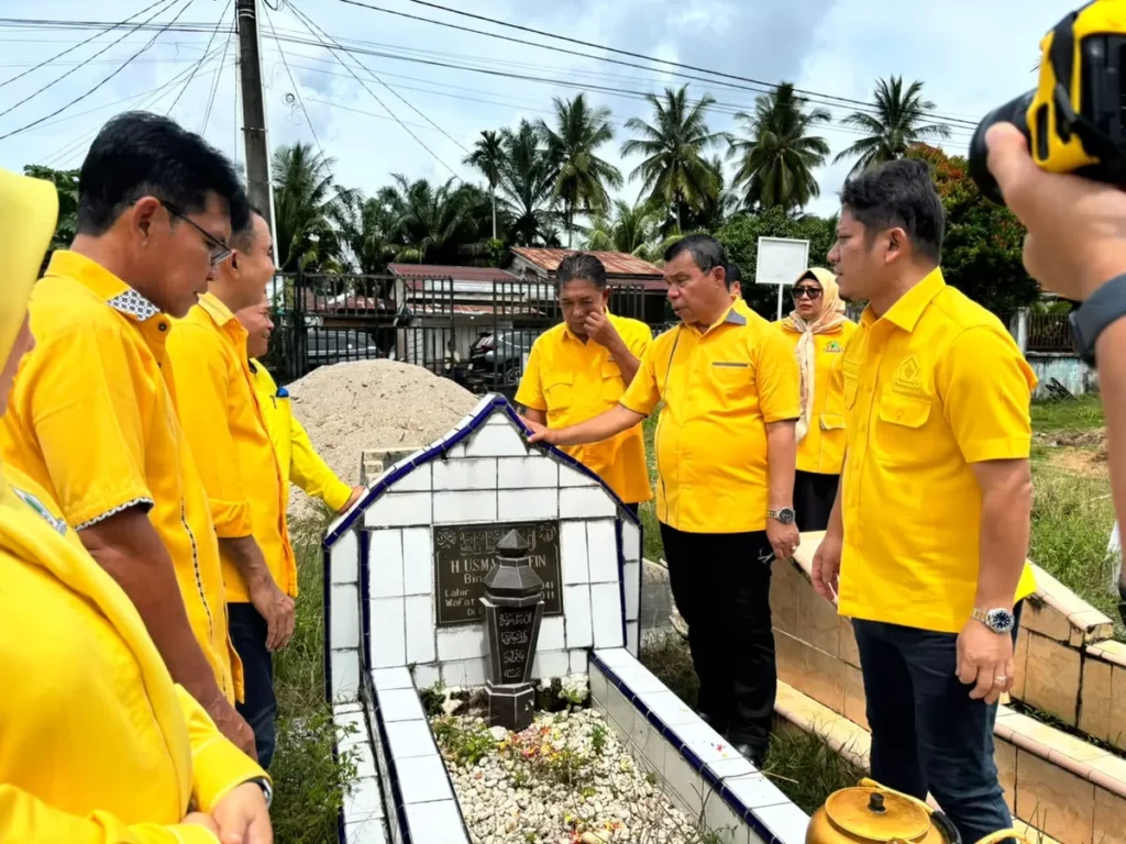 Kenang Jejak Para Pendahulu, Petinggi Golkar Aceh Ziarah ke Makam Tiga Tokoh Berpengaruh di Subulussalam
